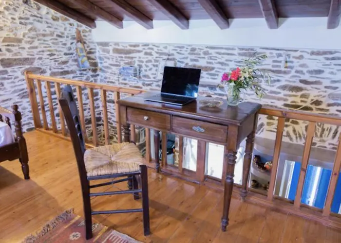 アパート Little Gem Dhriopís